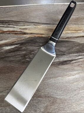 Blackstone Metal with plastic handle flipper